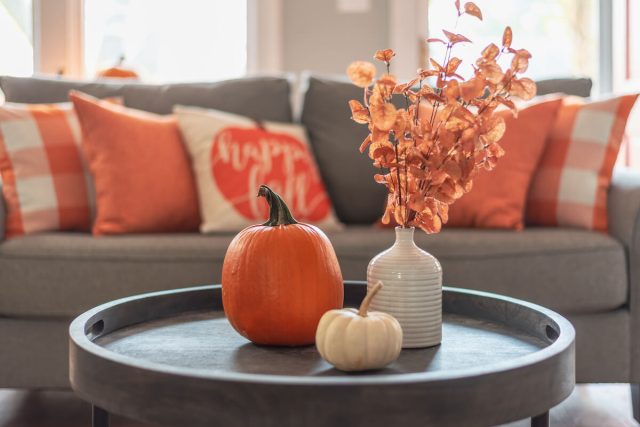 Hermoso otoño ya está en su hogar: 10 ideas para el diseño de otoño del apartamento. Foto