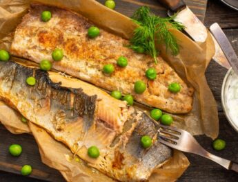 Salmón frito: cómo freír el pescado sin manchar la sartén