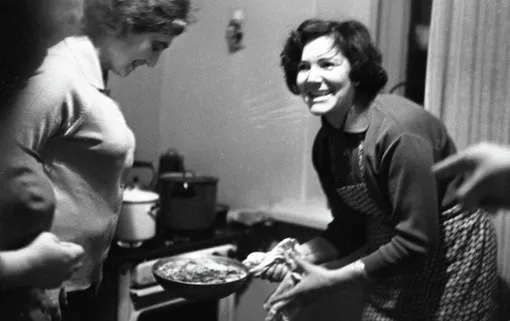 Al igual que el queso y la pizza en la crema agria: cómo las amantes en la URSS recibieron invitados inesperados